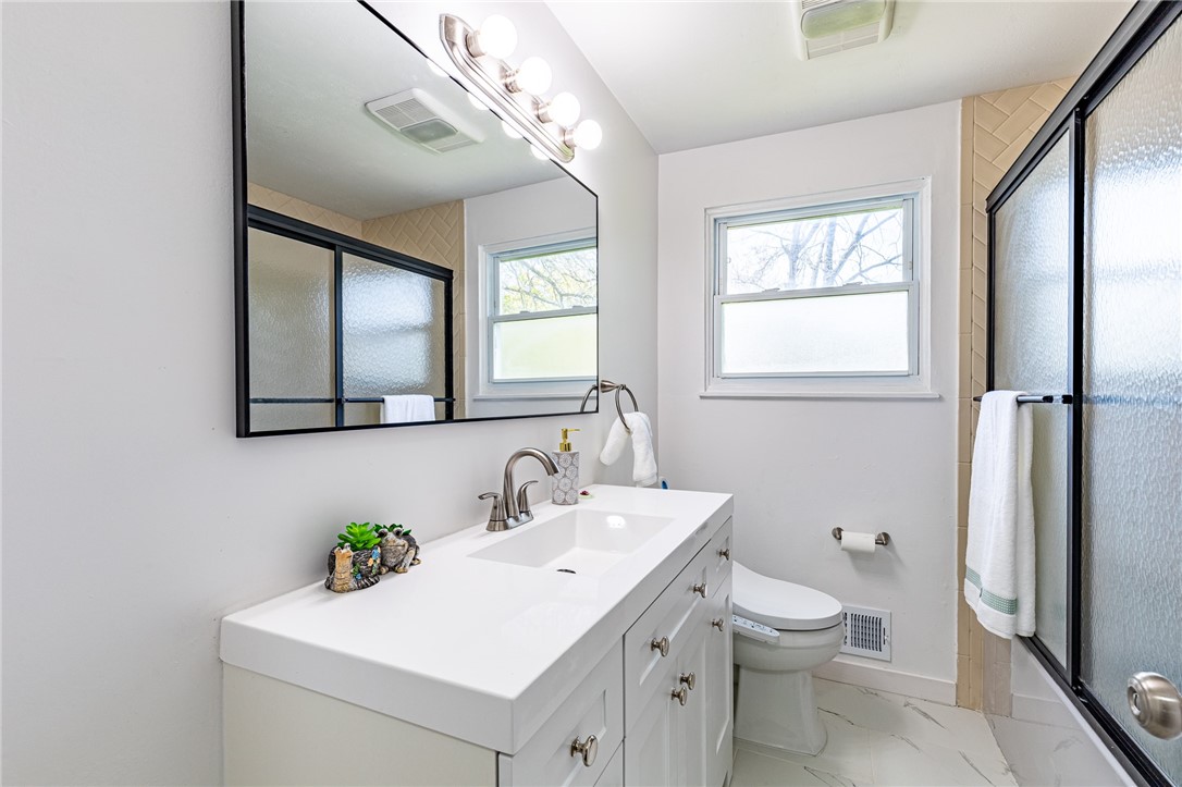 9 Amesbury Road Henrietta, NY 14623 - Photo 33 of 50
