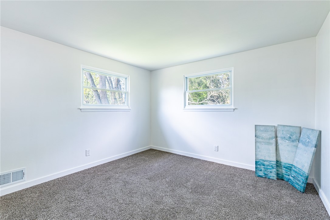 9 Amesbury Road Henrietta, NY 14623 - Photo 36 of 50