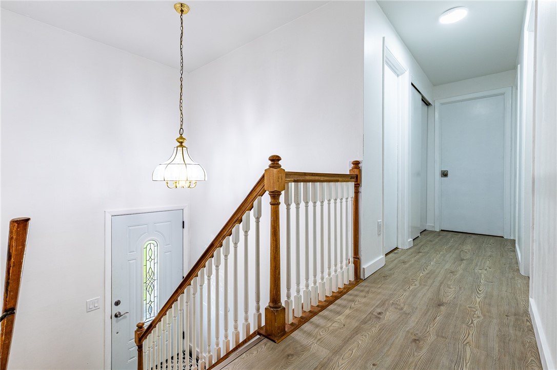 9 Amesbury Road Henrietta, NY 14623 - Photo 4 of 50