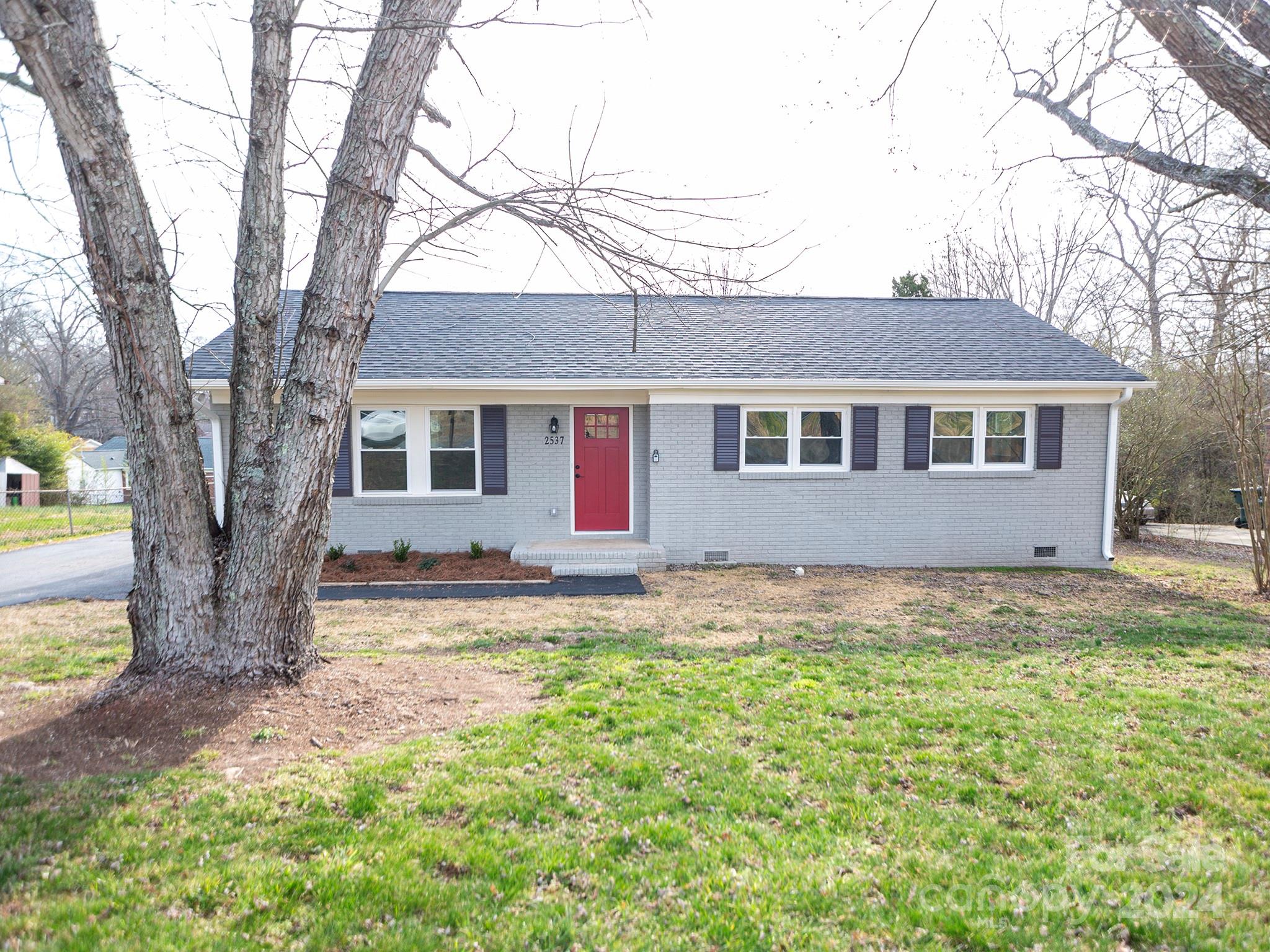 2537 Linwood Road Gastonia, NC 28052 - Photo 3 of 21 Gallery Image 3