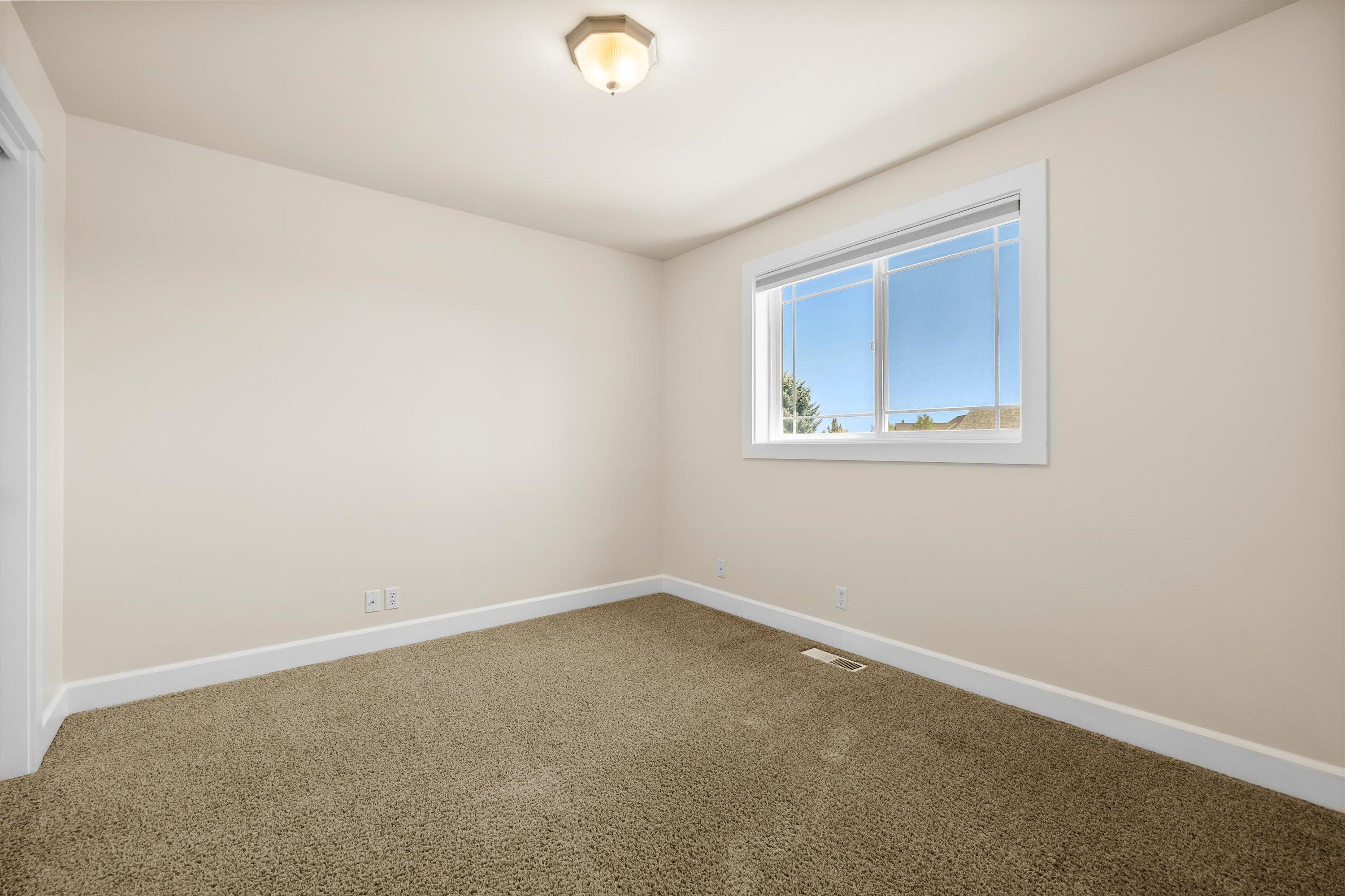 63503 Ranch Village Drive Bend, OR 97701 - Photo 31 of 39 Guest bedroom #3