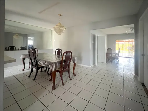 $1,800 | 13522 Hollypark Drive, Houston, TX 77015