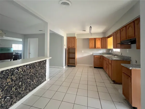 $1,800 | 13522 Hollypark Drive, Houston, TX 77015