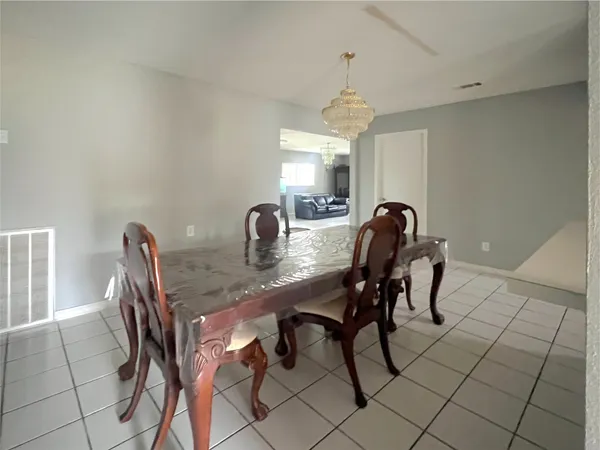 $1,800 | 13522 Hollypark Drive, Houston, TX 77015