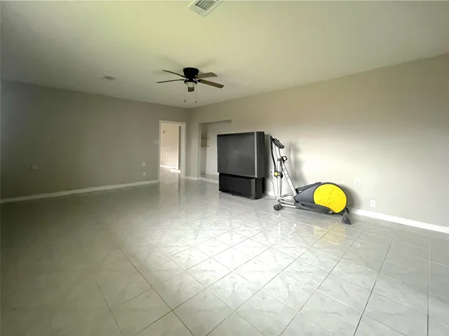 $2,000 | 13522 Hollypark Drive, Houston, TX 77015