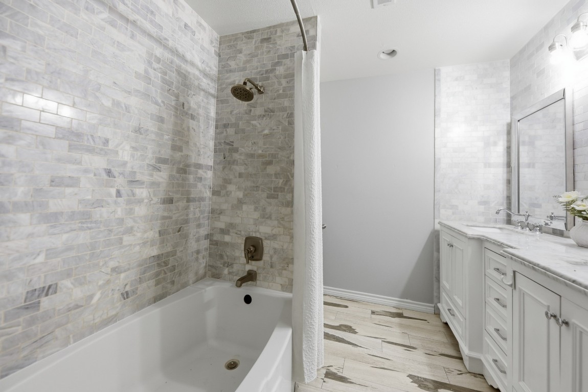 4988 Thane Road Navasota, TX 77868 - Photo 23 of 50 Primary Bath