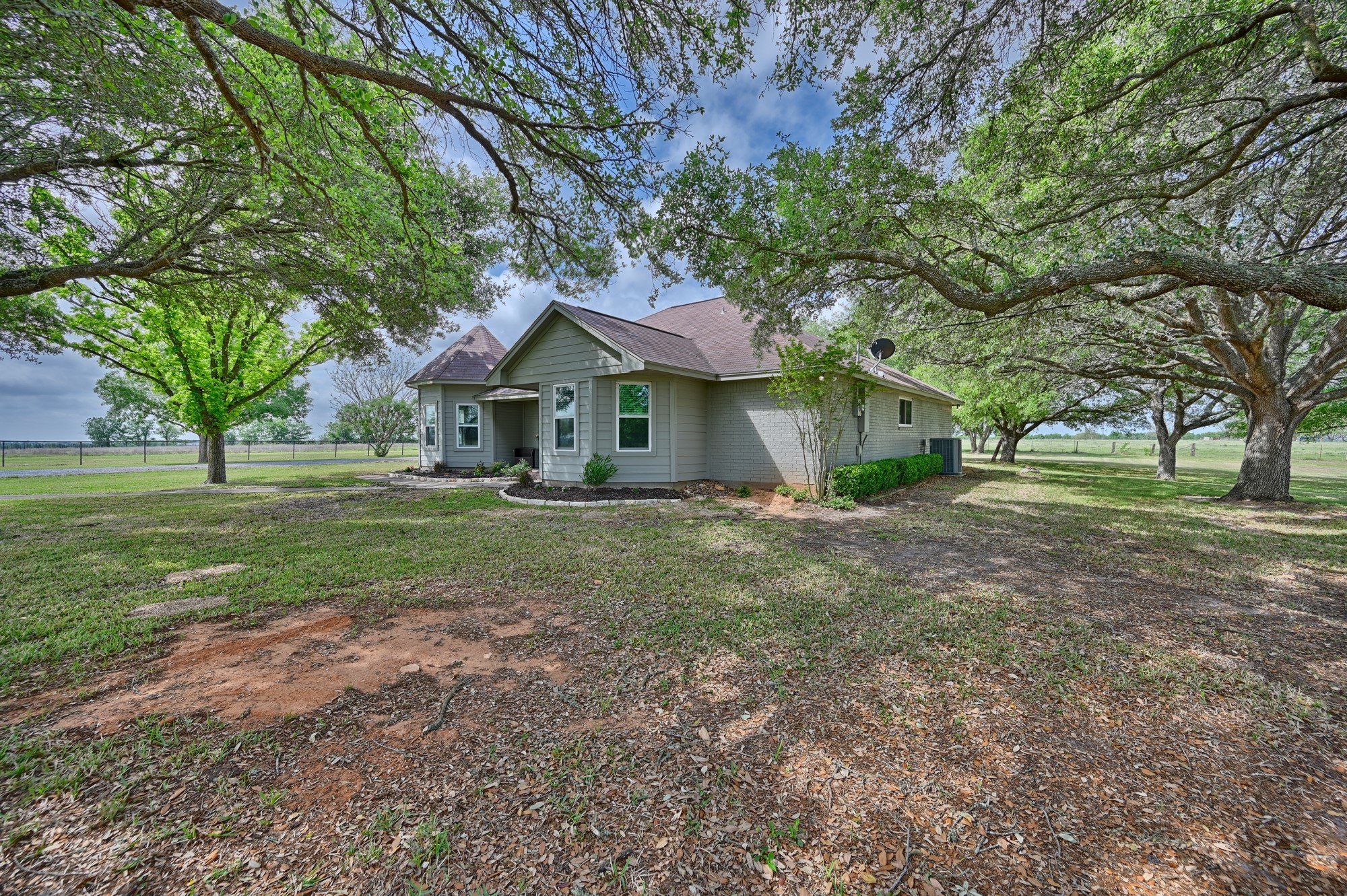 4988 Thane Road Navasota, TX 77868 - Photo 3 of 50 Right Side of House