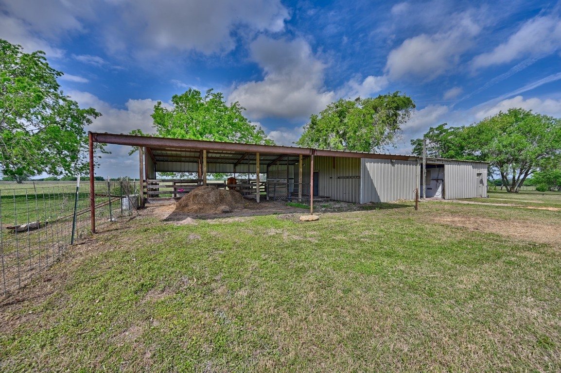 4988 Thane Road Navasota, TX 77868 - Photo 36 of 50 Stalls