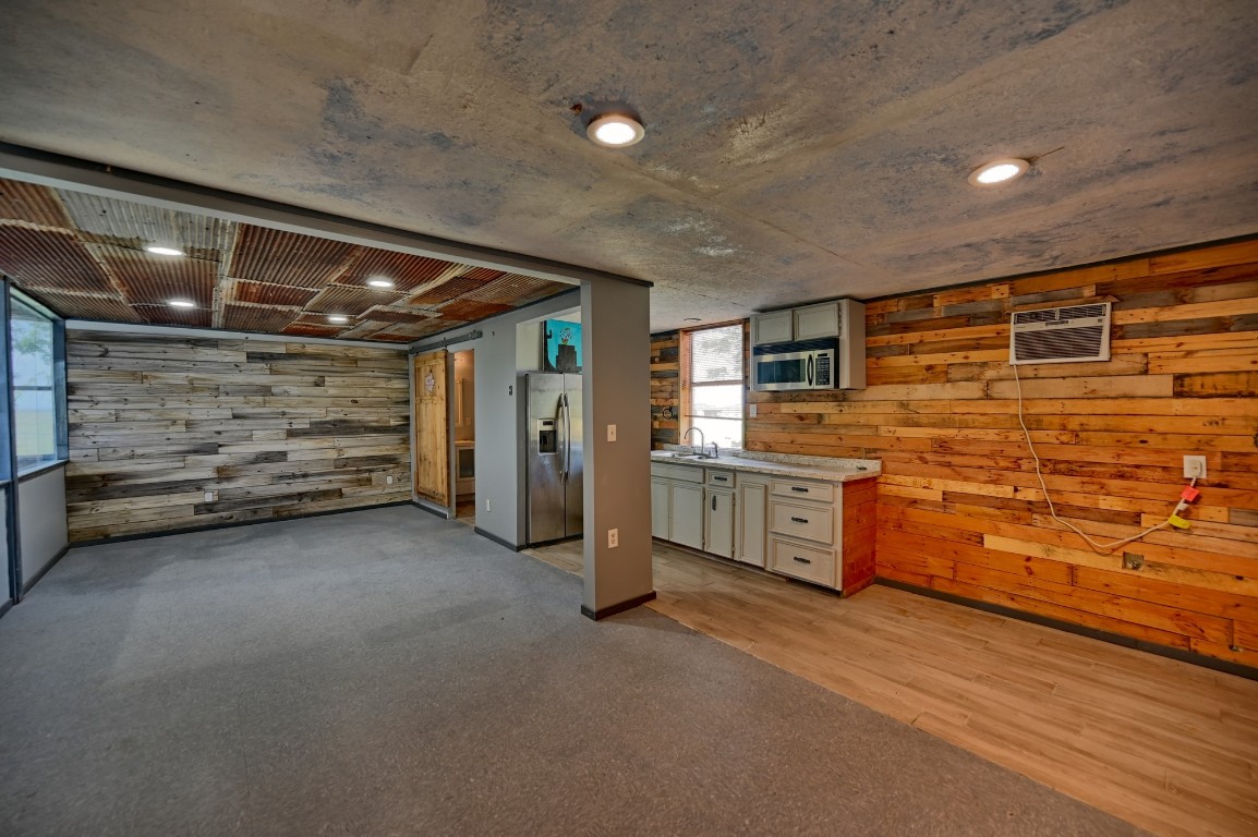 4988 Thane Road Navasota, TX 77868 - Photo 37 of 50 Barn/ Shop Interior