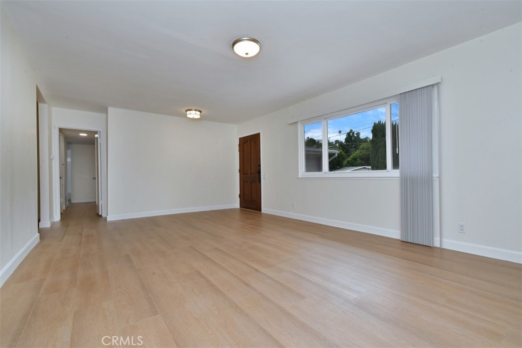 7006 Helmsdale Road West Hills, CA 91307 - Photo 9 of 41