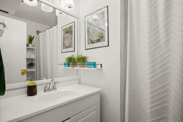 $474,900 | 5402 Brompton Circle, Austin, TX 78745