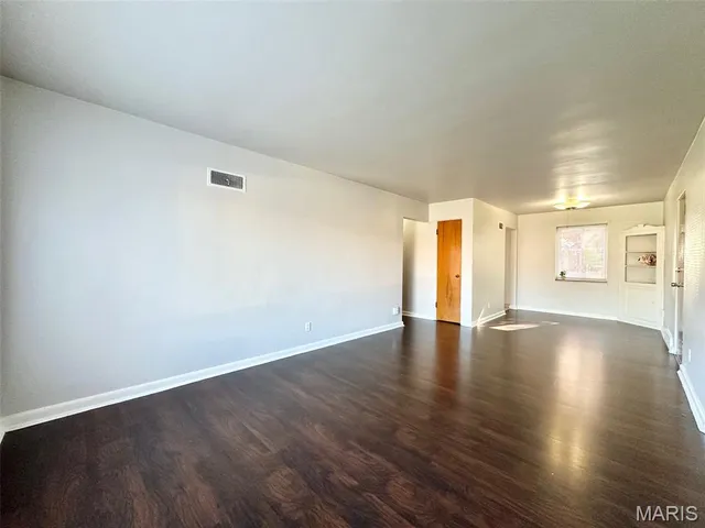 $950 | 5948 Nagel Avenue, St. Louis, MO 63109