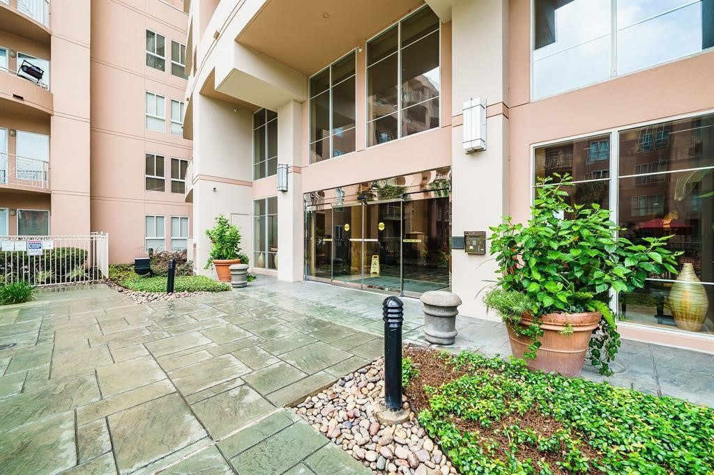 3505 Sage Road, Unit 1107 Houston, TX 77056 - Photo 2 of 26