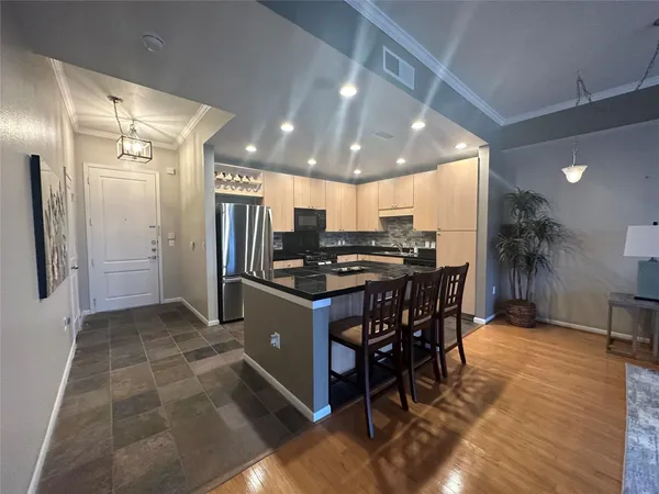 $1,850 | 3505 Sage Road, Unit 1107, Houston, TX 77056