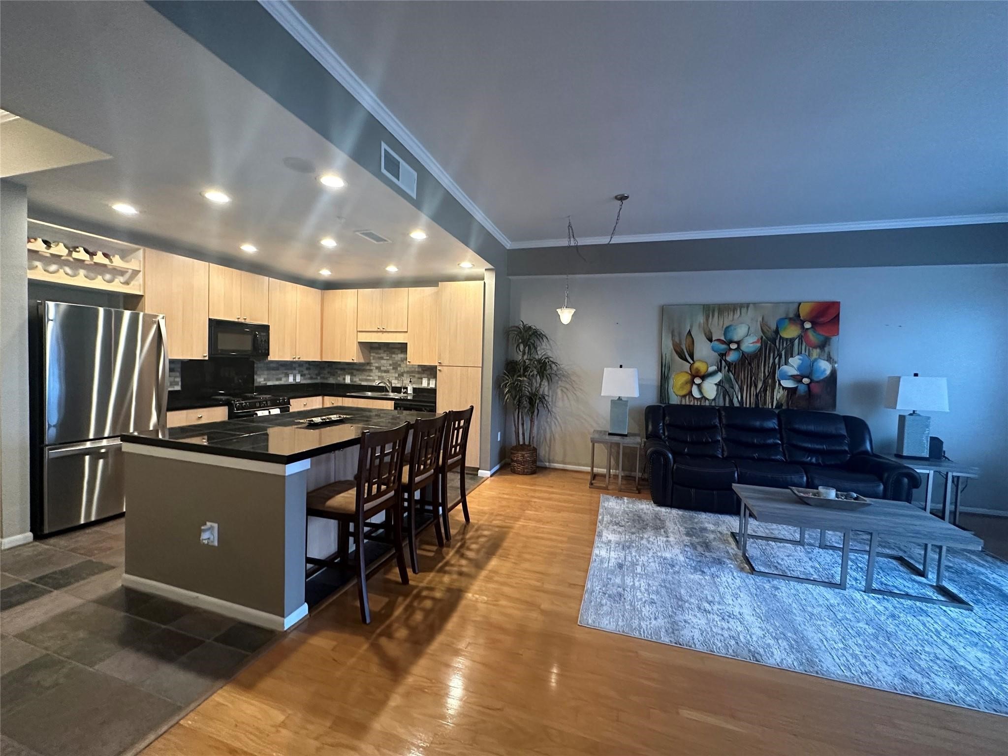 3505 Sage Road, Unit 1107 Houston, TX 77056 - Photo 6 of 26