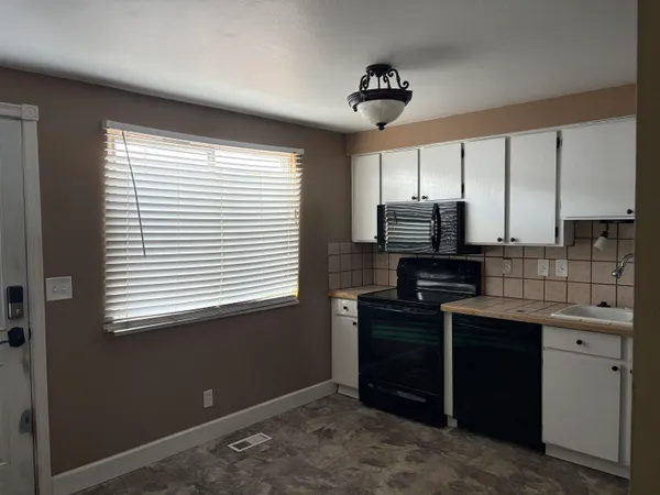 $180,000 | 500 Monroe Avenue, Unit 25, Green River, WY 82935