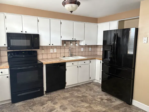 $180,000 | 500 Monroe Avenue, Unit 25, Green River, WY 82935