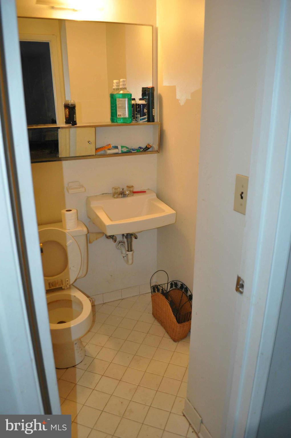 5658 Braxfield Road Halethorpe, MD 21227 - Photo 11 of 15 Bath