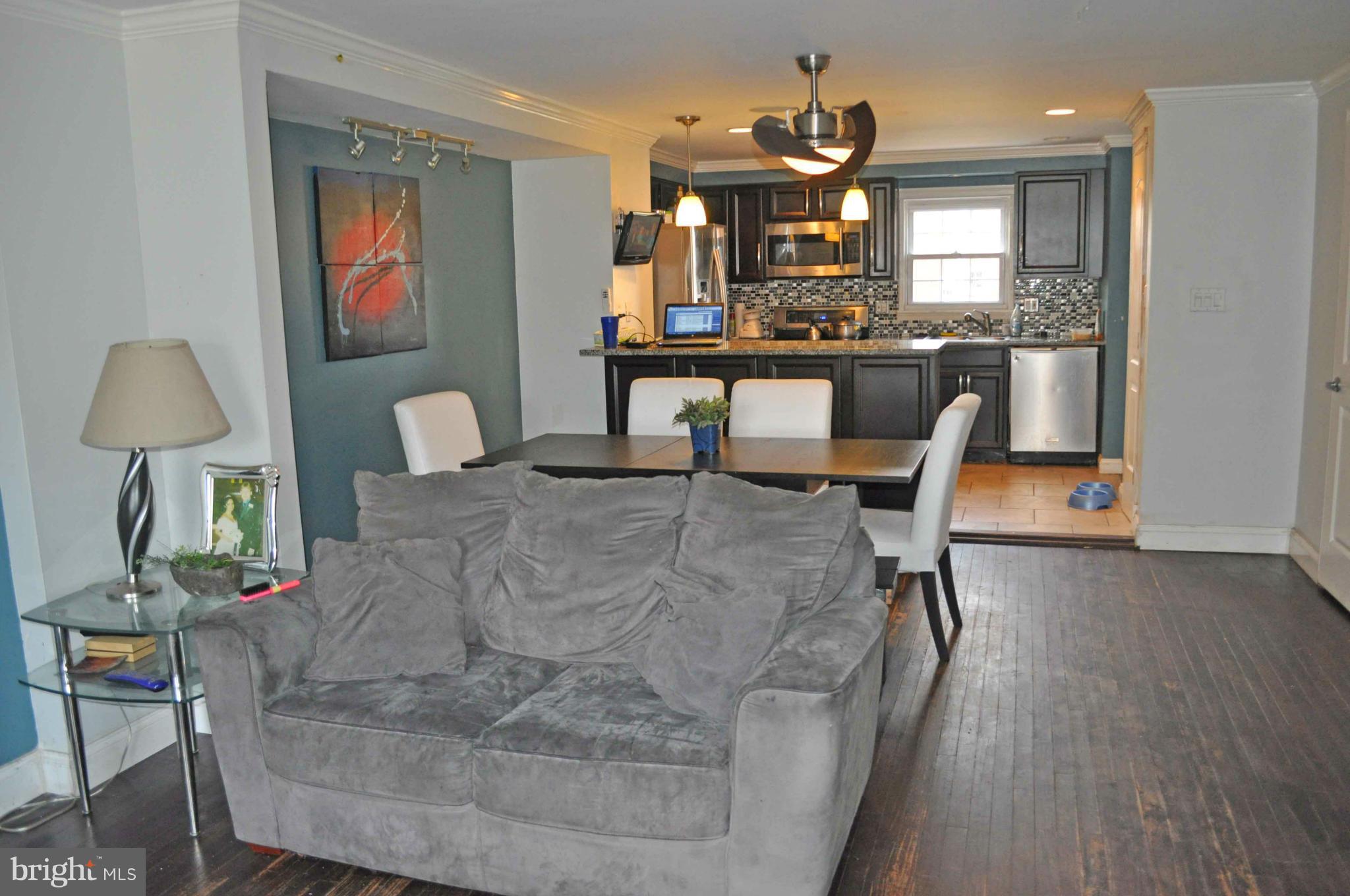 5658 Braxfield Road Halethorpe, MD 21227 - Photo 4 of 15 Living Room