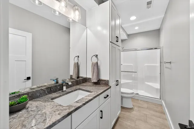 $1,324,900 | 18445 Forest Glade Drive, South Bend, IN 46637