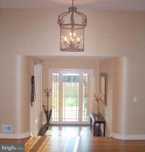 4804 Shookstown Road Frederick, MD 21702 - Photo 13 of 30 Entrance / Foyer
