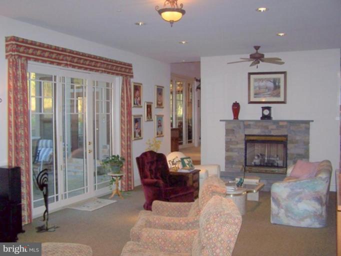 4804 Shookstown Road Frederick, MD 21702 - Photo 18 of 30 Living Room
