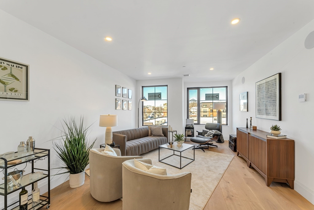 34 Oak Street, Unit 103 Boston, MA 02136 - Photo 3 of 20