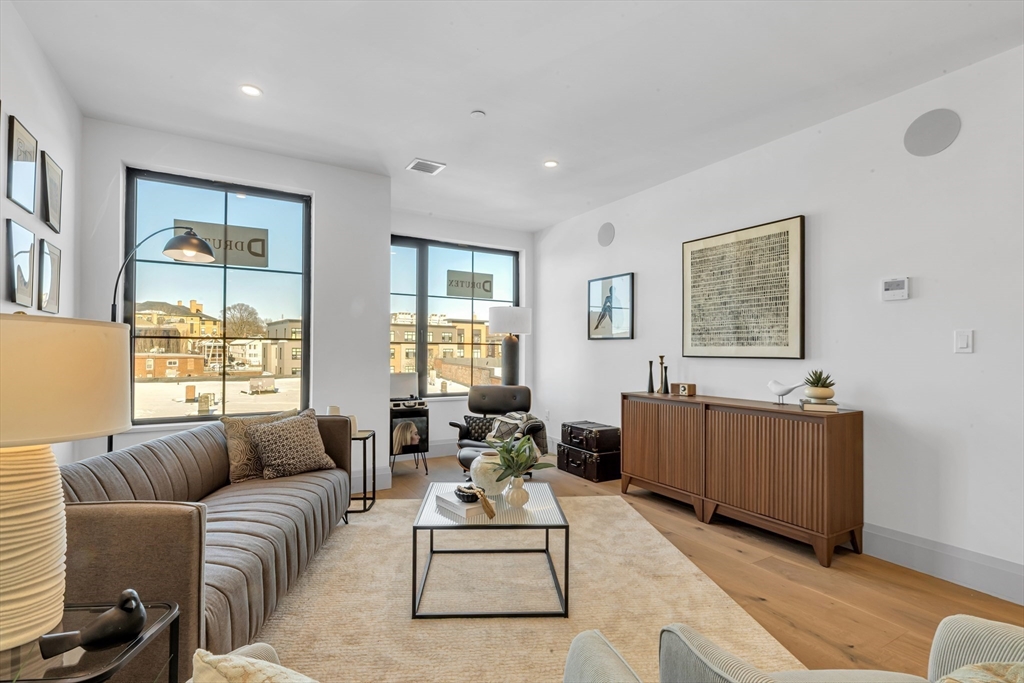 34 Oak Street, Unit 103 Boston, MA 02136 - Photo 5 of 20