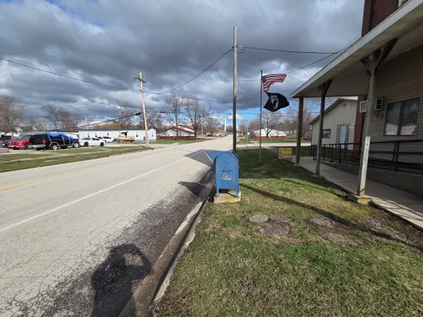 $75,000 | 303 3rd Street, Kell, IL 62853