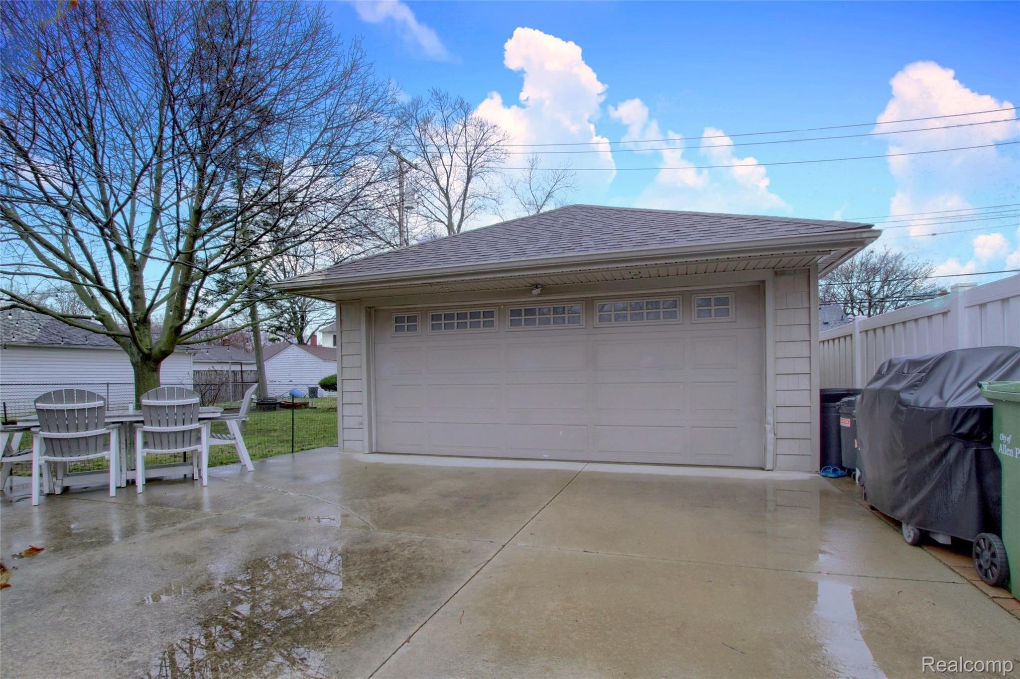 9300 Reeck Road Allen Park, MI 48101 - Photo 26 of 26 26-Garage.jpg