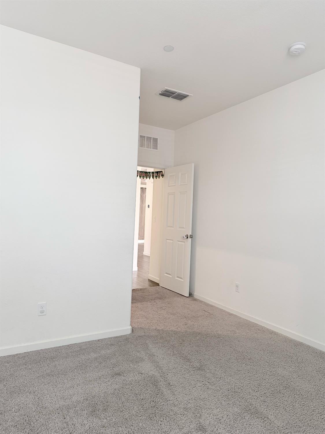 716 Somerset Way Patterson, CA 95363 - Photo 7 of 26