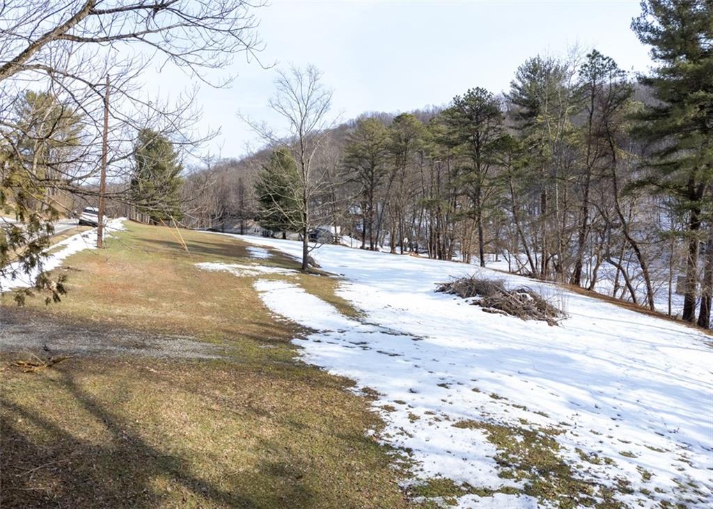 5005 Mamont Road Murrysville, PA 15668 - Photo 4 of 12