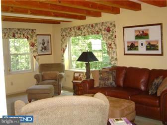 424 Vinemont Road Sinking Spring, PA 19608 - Photo 3 of 12 Living Room