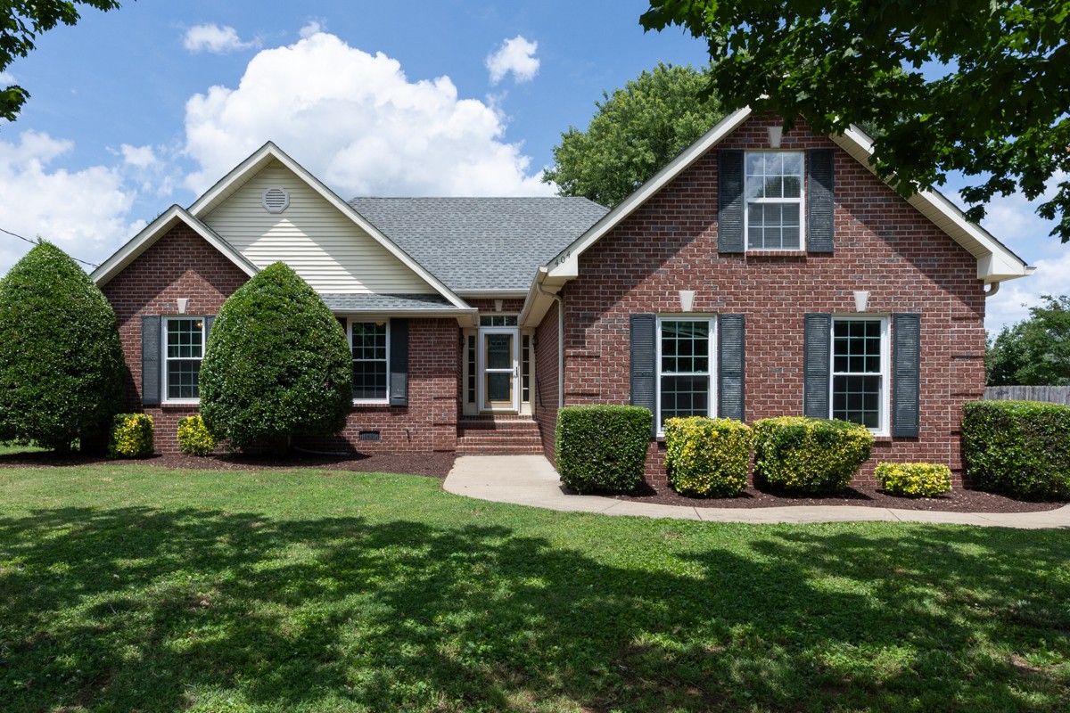404 Sandi Court, Smyrna