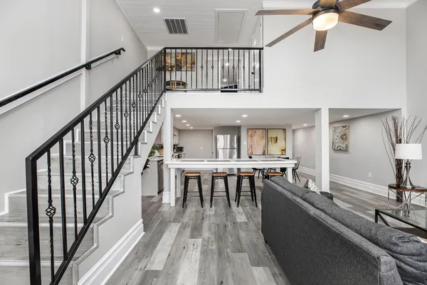 $2,000 | 2118 Strand Street, Unit 212, Galveston, TX 77550