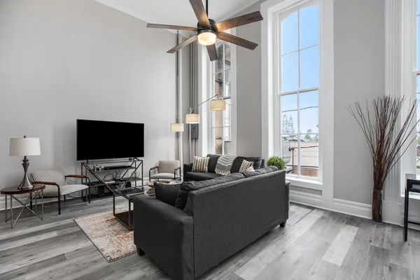 $2,000 | 2118 Strand Street, Unit 212, Galveston, TX 77550