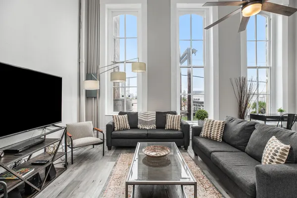 $2,000 | 2118 Strand Street, Unit 212, Galveston, TX 77550