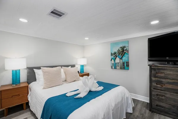 $2,000 | 2118 Strand Street, Unit 212, Galveston, TX 77550