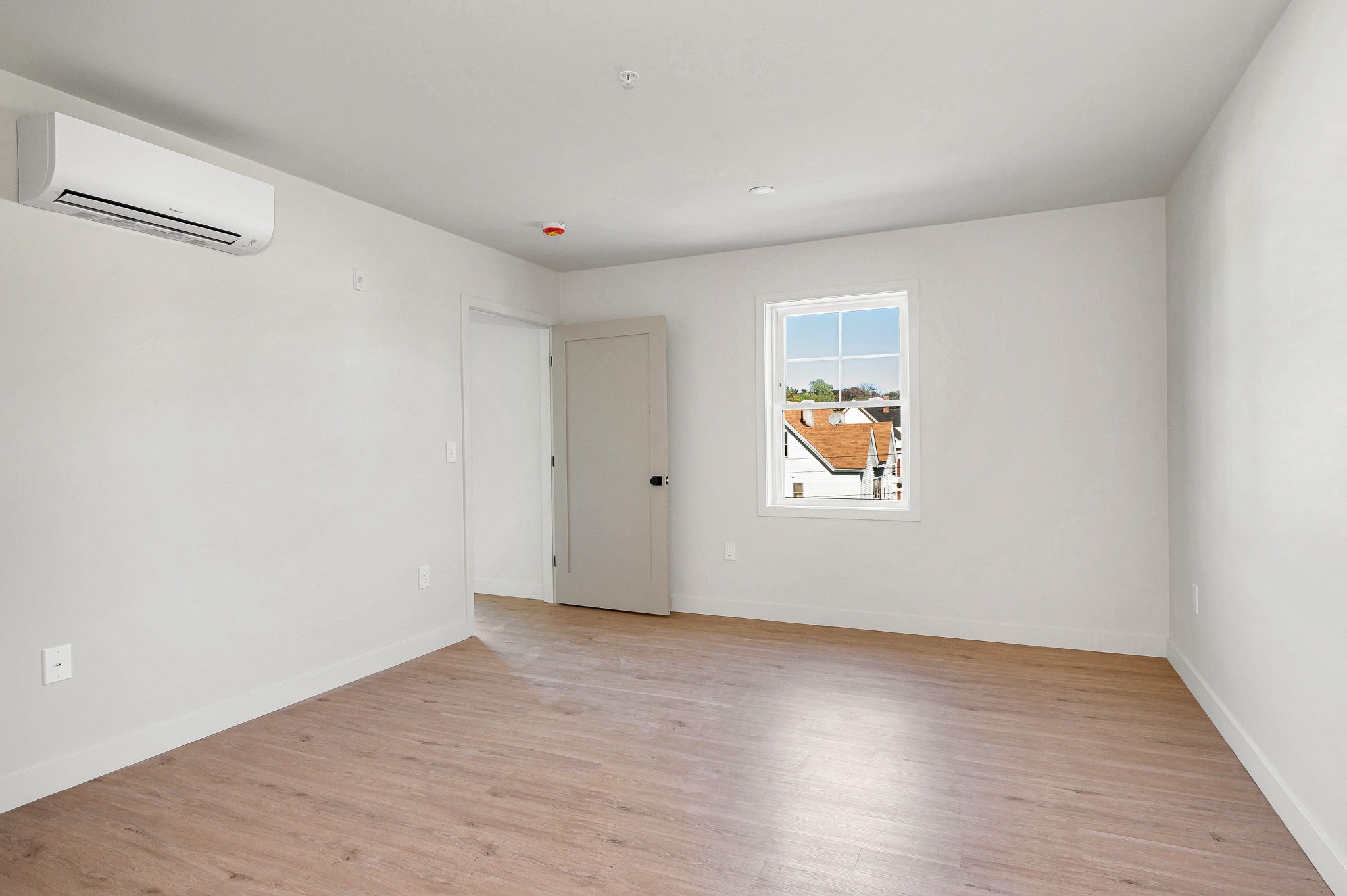 131 Perry Street, Unit 403 Lowell, MA 01852 - Photo 16 of 26 Gallery Image 16