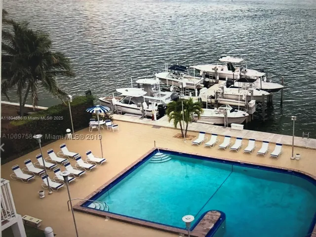 $549,000 | 150 Southeast 25th Road, Unit 14H, Miami, FL 33129