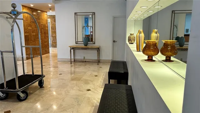 $549,000 | 150 Southeast 25th Road, Unit 14H, Miami, FL 33129