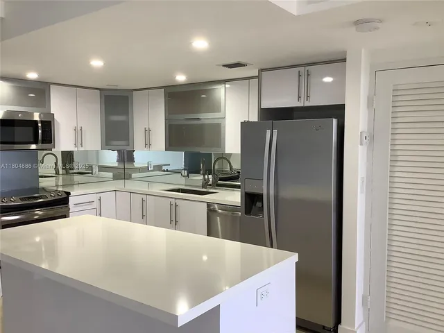 $549,000 | 150 Southeast 25th Road, Unit 14H, Miami, FL 33129