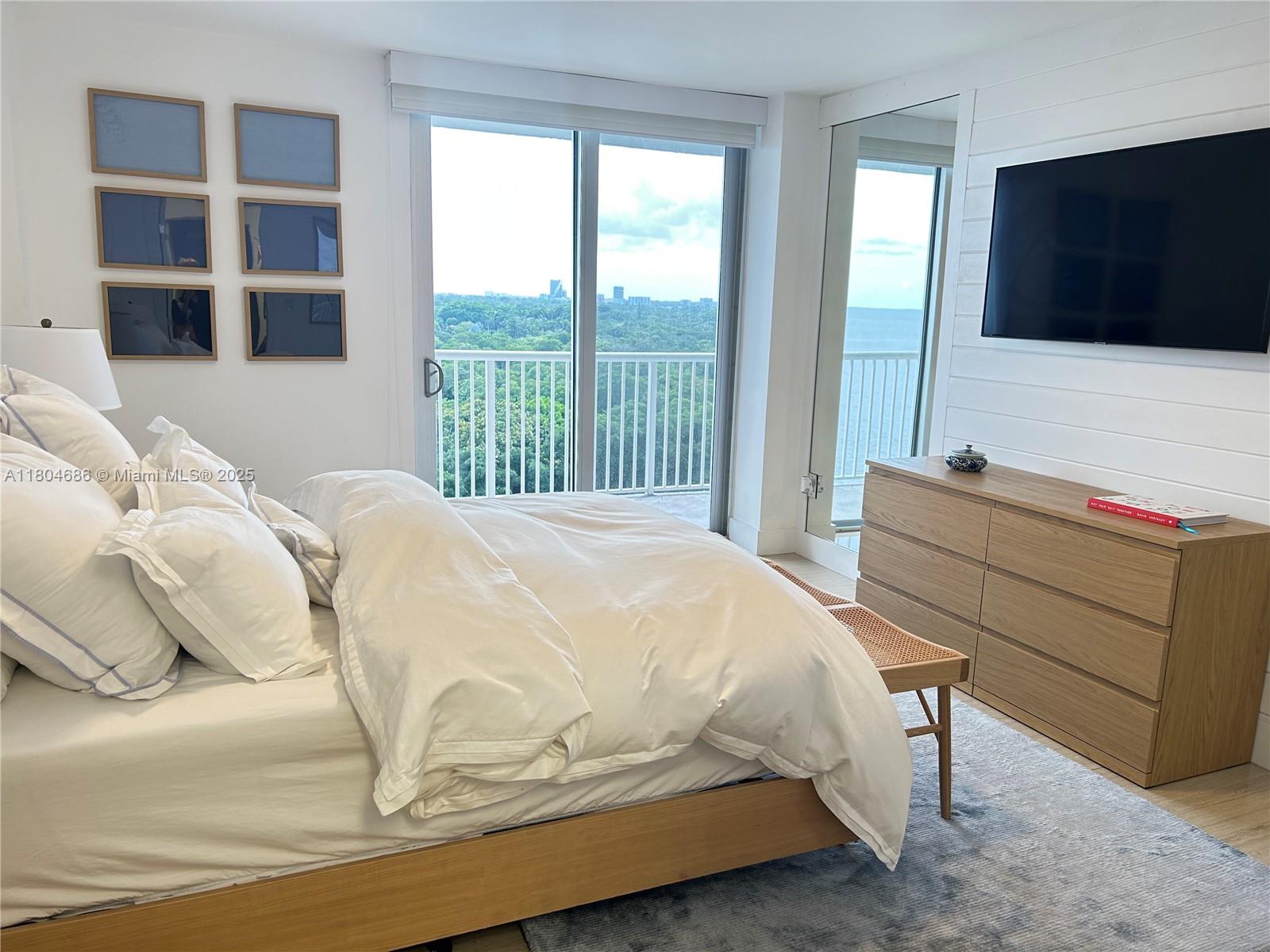 150 Southeast 25th Road, Unit 14H Miami, FL 33129 - Photo 5 of 30