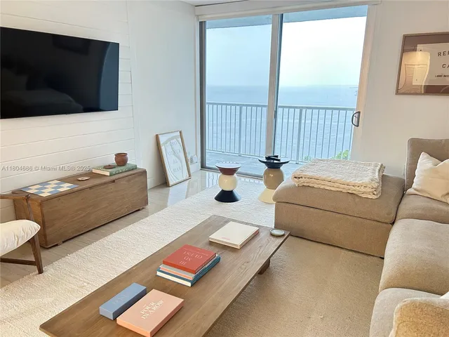 $549,000 | 150 Southeast 25th Road, Unit 14H, Miami, FL 33129