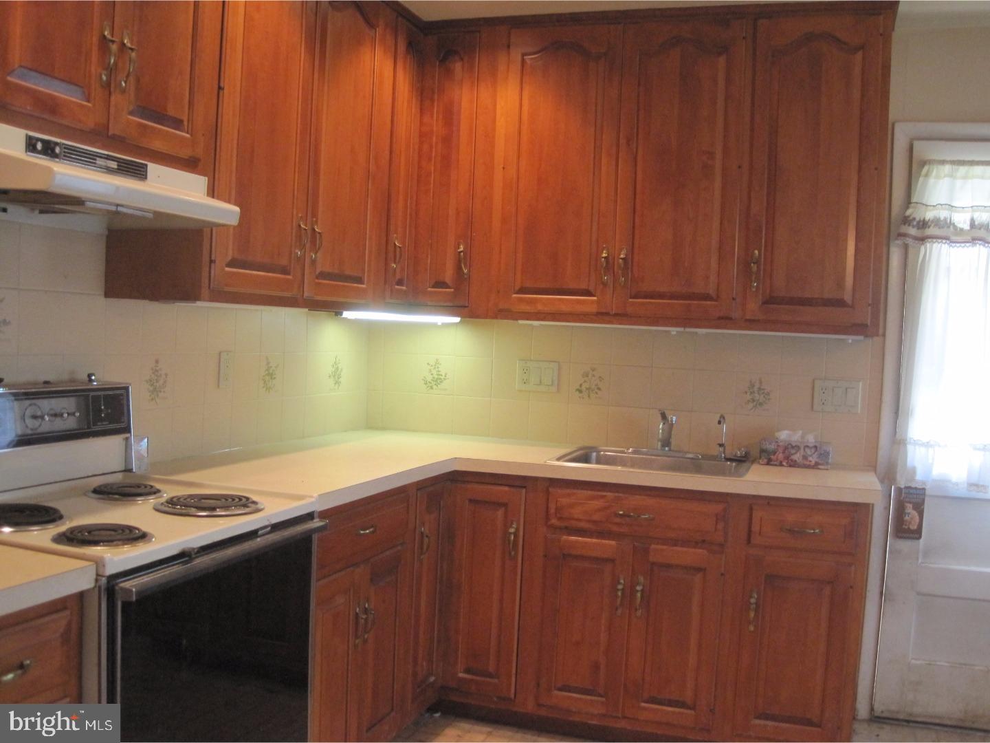 2220 Garwood Road Sicklerville, NJ 08081 - Photo 2 of 6 Kitchen