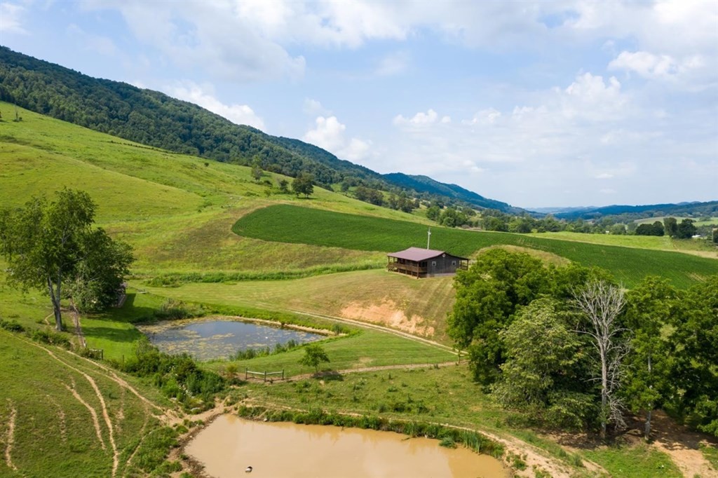 341 Mulberry Gap Road Sneedville, TN 37869 - Photo 25 of 46 Gallery Image 25