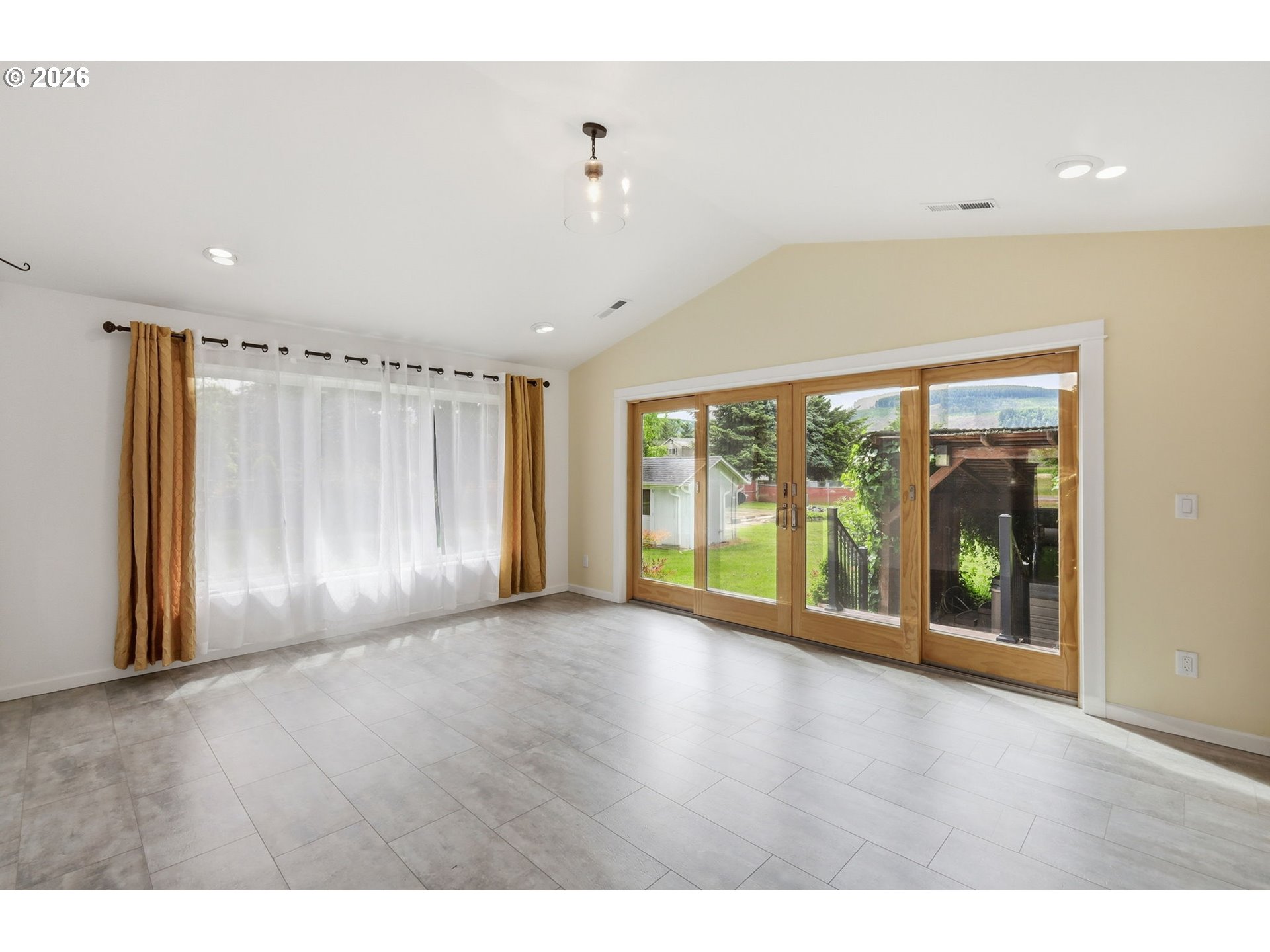 39200 Camp Creek Road Springfield, OR 97478 - Photo 15 of 47