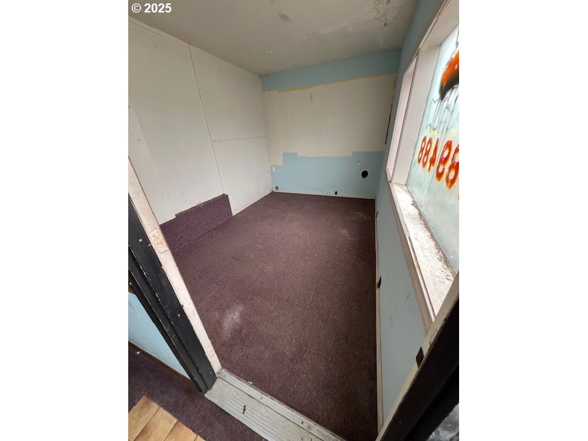 8325 Southeast Division Street Portland, OR 97216 - Photo 18 of 44