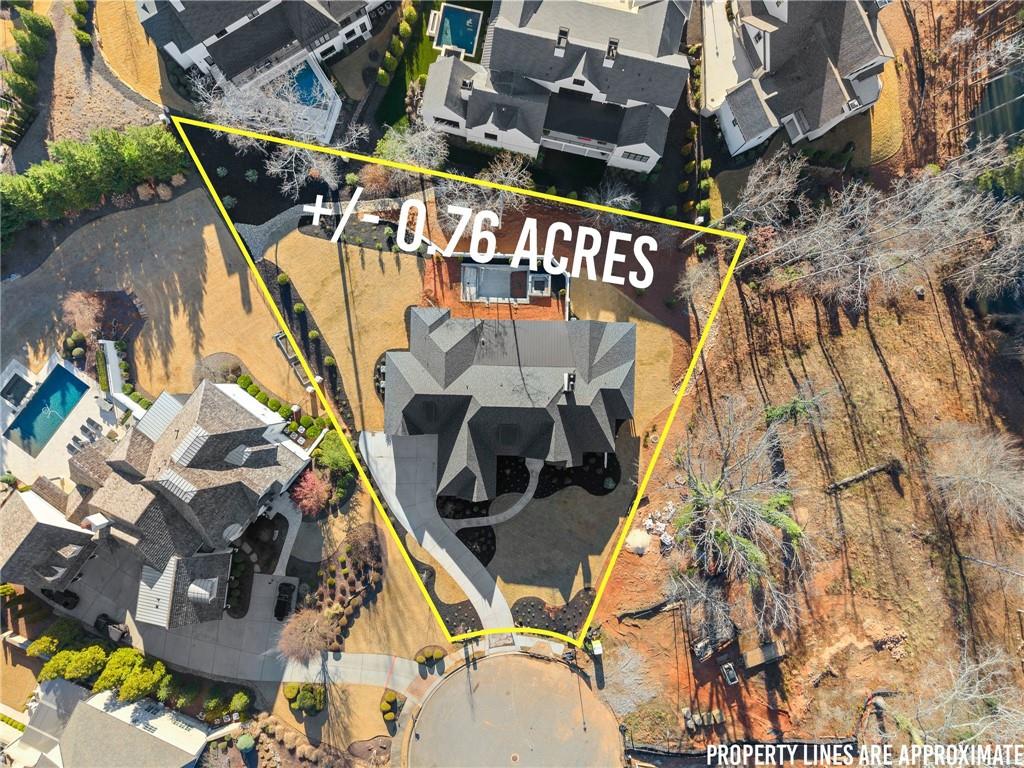 5071 Kings Cl Alpharetta, GA 30004 - Photo 42 of 53 a street sign on a pole on a street