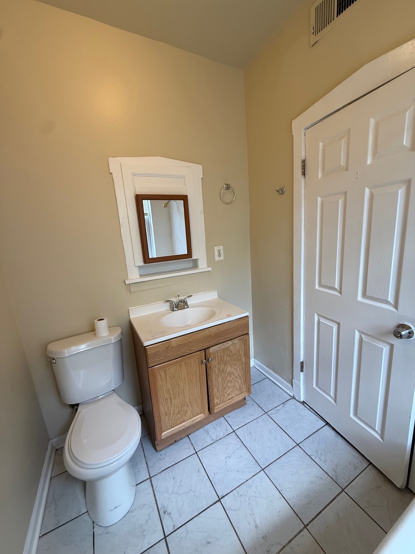 715 West 57th Street, Unit 3 Chicago, IL 60621 - Photo 5 of 12